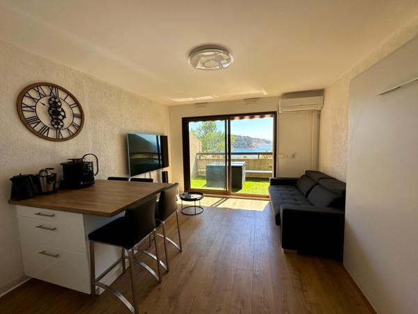 Appartement
         1 pièce
        - 29 m² 242 000 € *