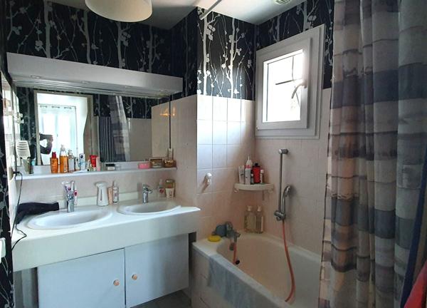 Maison - 6 pièces - 151 m²