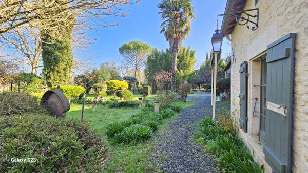 Maison - 8 pièces - 197 m²