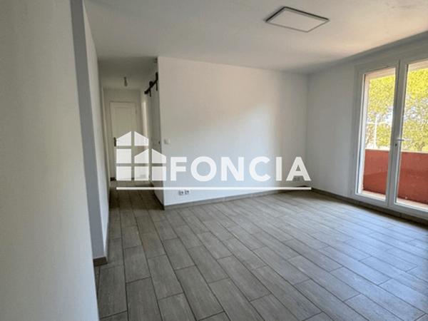Location Appartement 3 pièces 57.04 m² - 43 AVENUE DE LA REPUBLIQUE Port Saint Louis Du Rhone 13230