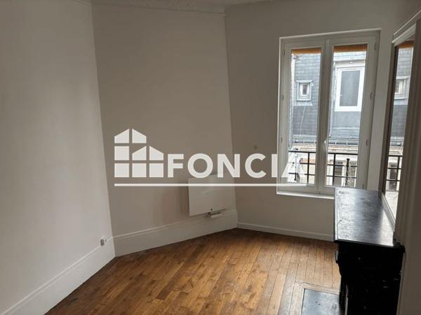 Location Appartement 2 pièces 29.1 m² - 91 RUE DU MONT CENIS Paris 75018