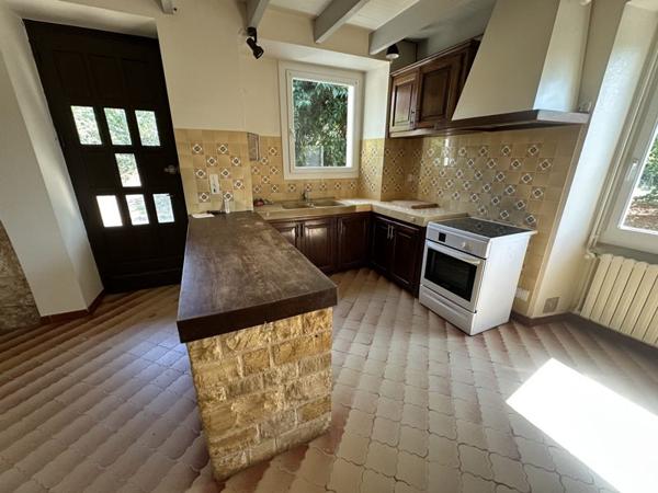 Maison à louer 695 € CC Goujounac 4 p 111 m² DPE D