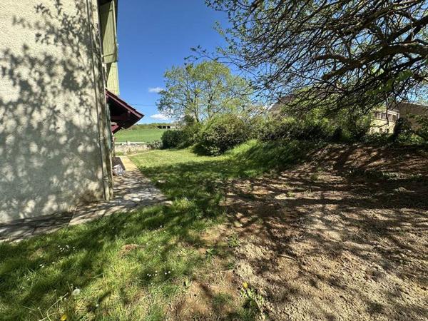Maison à louer 695 € CC Goujounac 4 p 111 m² DPE D