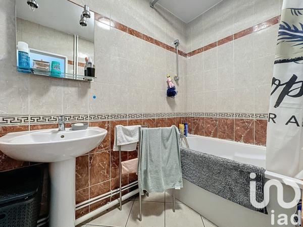 Appartement 2 pièces de 43 m² à Le Bourget (93350)