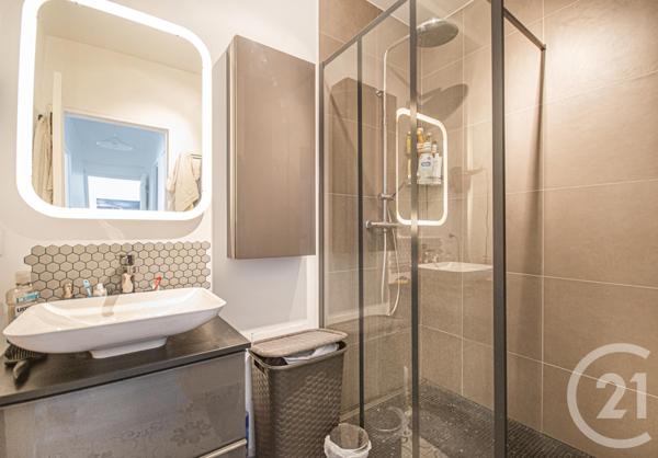 Appartement F3 à vendre  3 pièces - 60,44 m2 PARIS - 75010