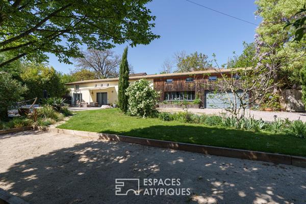 Ancien atelier réhabilité en demeure contemporaine avec piscine et volumes d’exception aux portes de Nancy