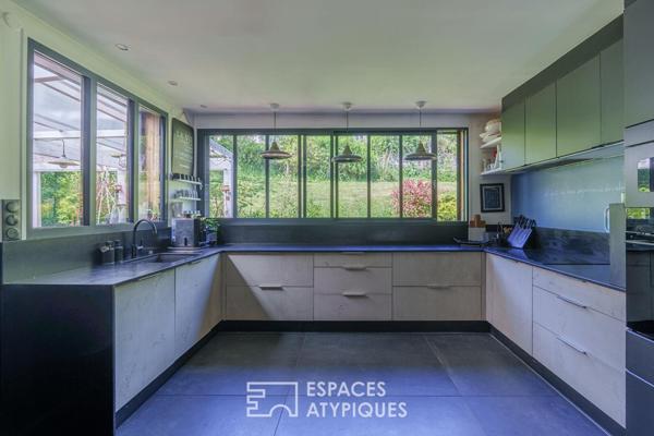 Ancien atelier réhabilité en demeure contemporaine avec piscine et volumes d’exception aux portes de Nancy