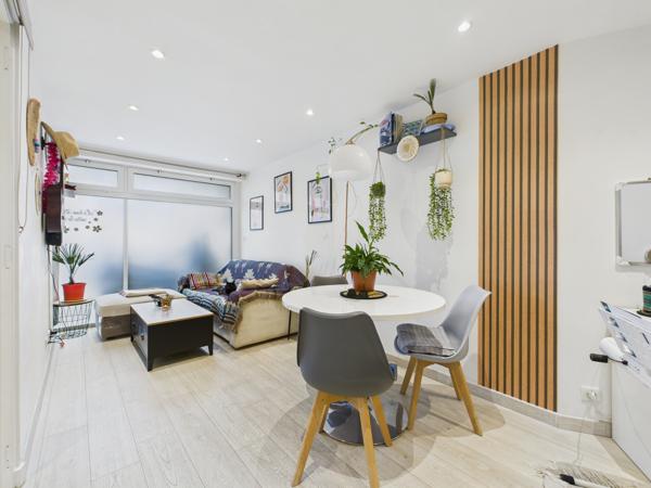 JUAN LES PINS - Grand 2 pièces à 50m de la plage