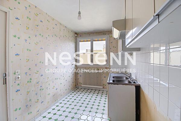 Appartement T4 Avec 2 chambres en dernier etage au Fort avec Cave Balcon et Parking - 69500 BRON