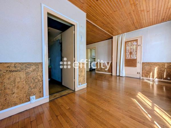 Maison
         5 pièces
        - 100 m² Exclusivité 299 500 € *