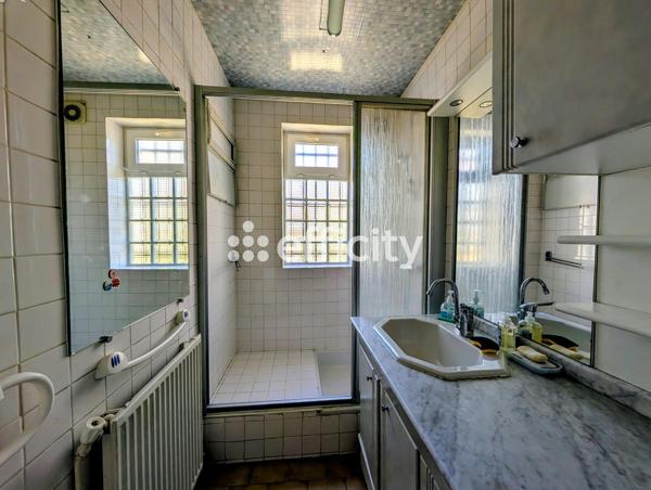 Maison
         5 pièces
        - 100 m² Exclusivité 299 500 € *