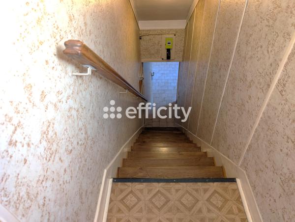 Maison
         5 pièces
        - 100 m² Exclusivité 299 500 € *