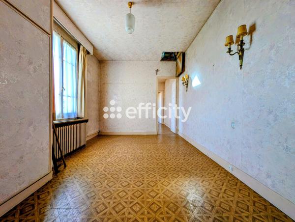 Maison
         5 pièces
        - 100 m² Exclusivité 299 500 € *