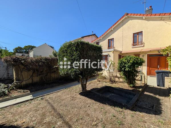 Maison
         5 pièces
        - 100 m² Exclusivité 299 500 € *