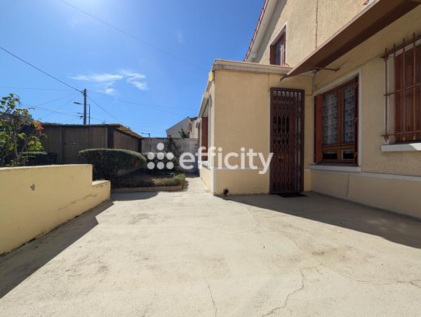 Maison
         5 pièces
        - 100 m² Exclusivité 299 500 € *