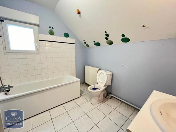 Maison à louer 4 pièces 80.69m² Vierzon (18100)