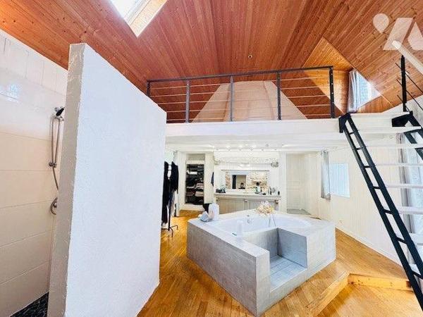 A vendre propriété atypique à MOELAN SUR MER (29)

Située dans un environnement paisible à pr...
