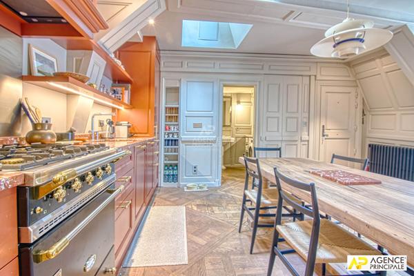 "Versailles Saint Louis" Exceptionnel - Comme une suite d'hôtel - Somptueux appartement de 60.76m² ! Loyer 1 950 €/mois charges comprises **  - Référence  28464