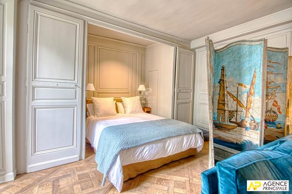 "Versailles Saint Louis" Exceptionnel - Comme une suite d'hôtel - Somptueux appartement de 60.76m² ! Loyer 1 950 €/mois charges comprises **  - Référence  28464