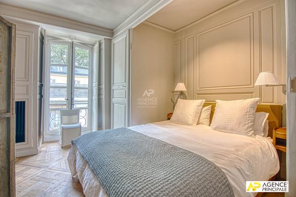 "Versailles Saint Louis" Exceptionnel - Comme une suite d'hôtel - Somptueux appartement de 60.76m² ! Loyer 1 950 €/mois charges comprises **  - Référence  28464