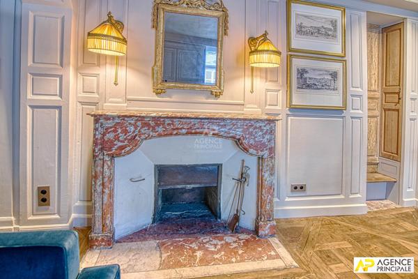 "Versailles Saint Louis" Exceptionnel - Comme une suite d'hôtel - Somptueux appartement de 60.76m² ! Loyer 1 950 €/mois charges comprises **  - Référence  28464