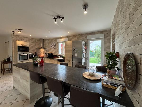 Maison fonctionnelle 5 chambres piscine à Trouy Bourg !