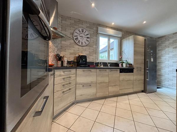 Maison fonctionnelle 5 chambres piscine à Trouy Bourg !