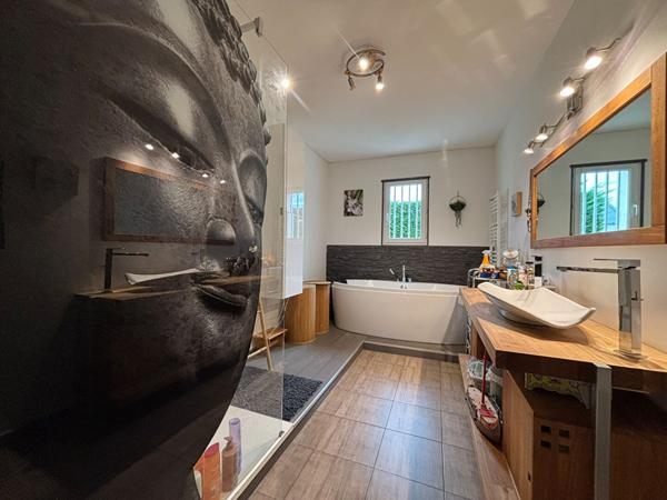 Maison fonctionnelle 5 chambres piscine à Trouy Bourg !