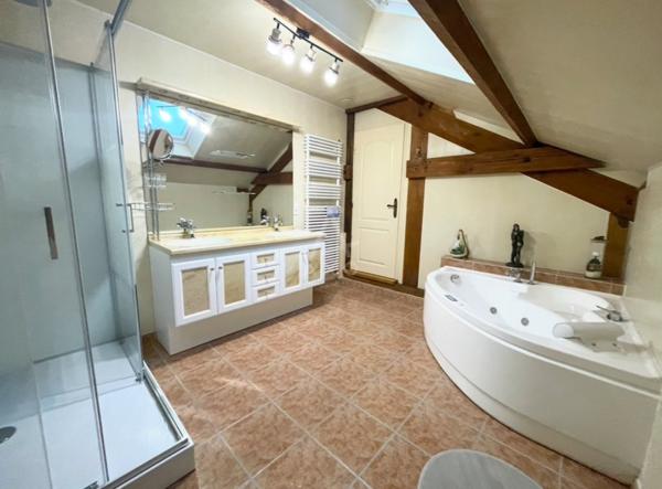 Corps de Ferme sur 2 hectares