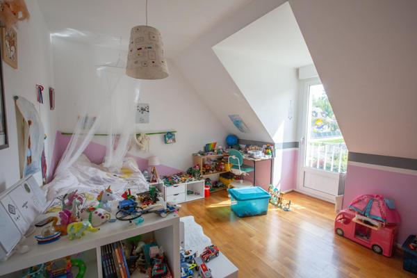 UN CADRE ENCHANTEUR: SUPERBE MAISON FAMILIALE DE 185 M²
