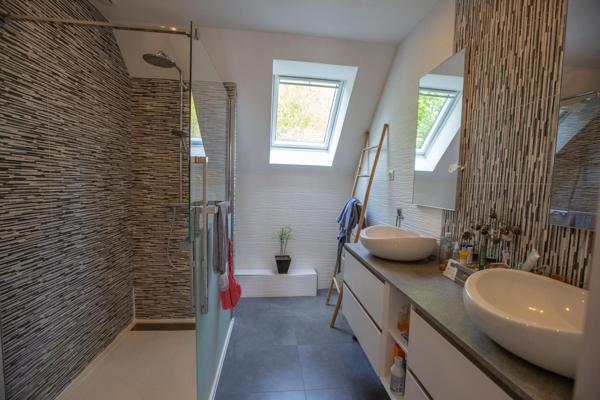 UN CADRE ENCHANTEUR: SUPERBE MAISON FAMILIALE DE 185 M²