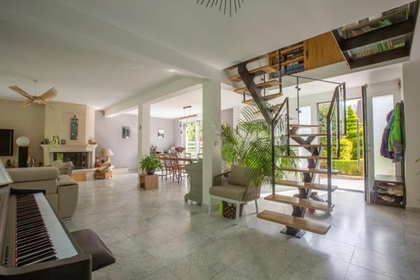 UN CADRE ENCHANTEUR: SUPERBE MAISON FAMILIALE DE 185 M²