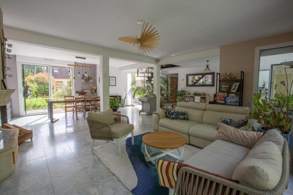 UN CADRE ENCHANTEUR: SUPERBE MAISON FAMILIALE DE 185 M²