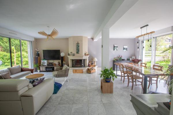 UN CADRE ENCHANTEUR: SUPERBE MAISON FAMILIALE DE 185 M²