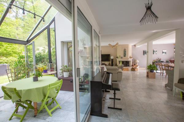 UN CADRE ENCHANTEUR: SUPERBE MAISON FAMILIALE DE 185 M²