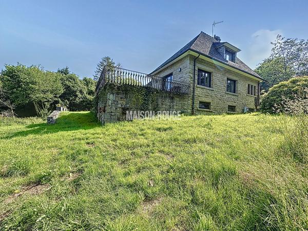 Propriété en pierres sur les bords de Rance