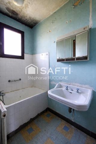 Maison sur sous sol complet à rénover