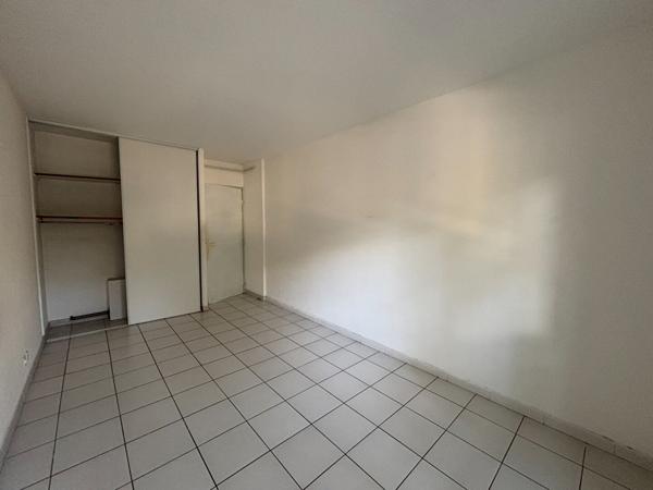 APPARTEMENT T3 80M² ISLE SUR LA SORGUE AVEC PARKING ET BALCON