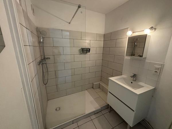 APPARTEMENT T3 80M² ISLE SUR LA SORGUE AVEC PARKING ET BALCON