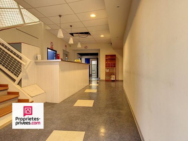 LOCAL COMMERCIAL avec MUR 300 m² sur 406 m² de terrain