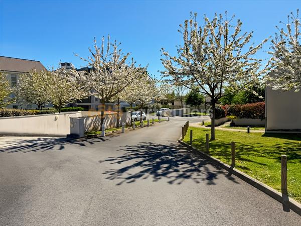 Vente
                Appartement27,38 m² - 1 Pièce -
                    Brie comte robert (77170)