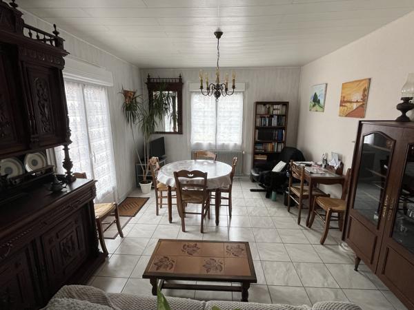 ref 113490 THOUARS proche Leclerc maison de plain pied type 3 avec garage