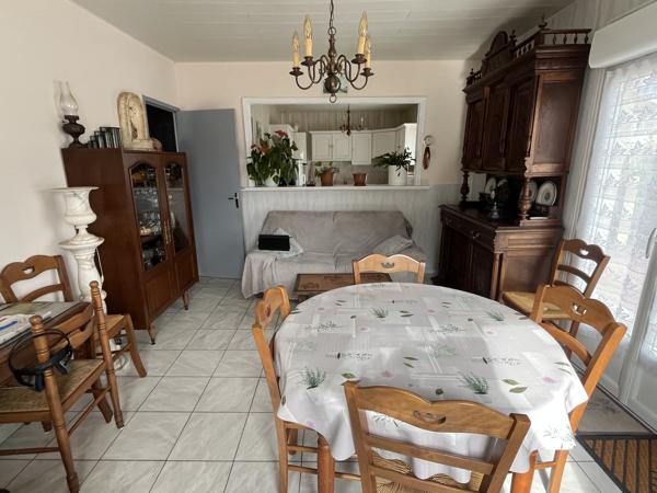 ref 113490 THOUARS proche Leclerc maison de plain pied type 3 avec garage