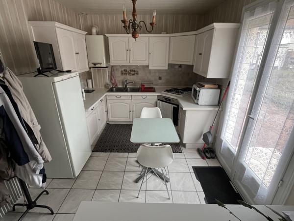 ref 113490 THOUARS proche Leclerc maison de plain pied type 3 avec garage