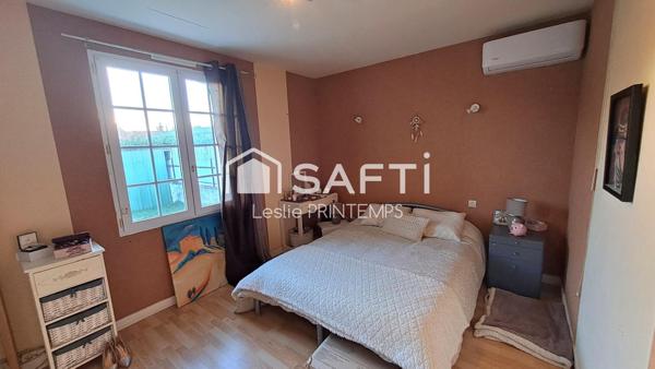 Plain pied 4 chambres avec dépendances et piscine