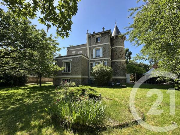 Maison à vendre  8 pièces - 180,12 m 2   ST MAUR DES FOSSES  - 94