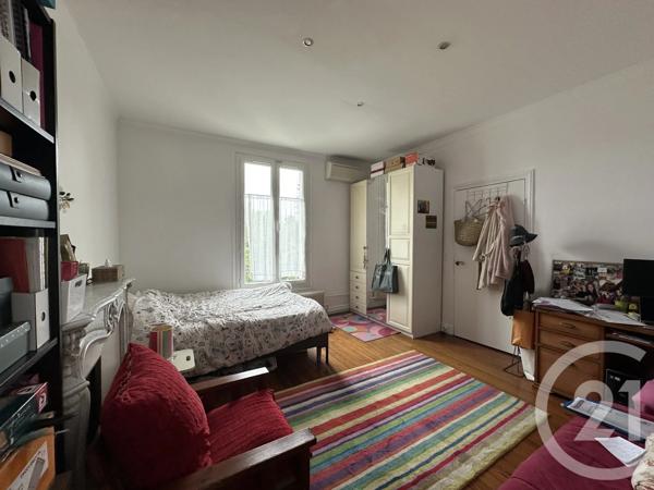 Maison à vendre  8 pièces - 180,12 m 2   ST MAUR DES FOSSES  - 94