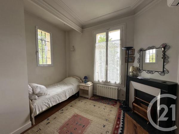 Maison à vendre  8 pièces - 180,12 m 2   ST MAUR DES FOSSES  - 94