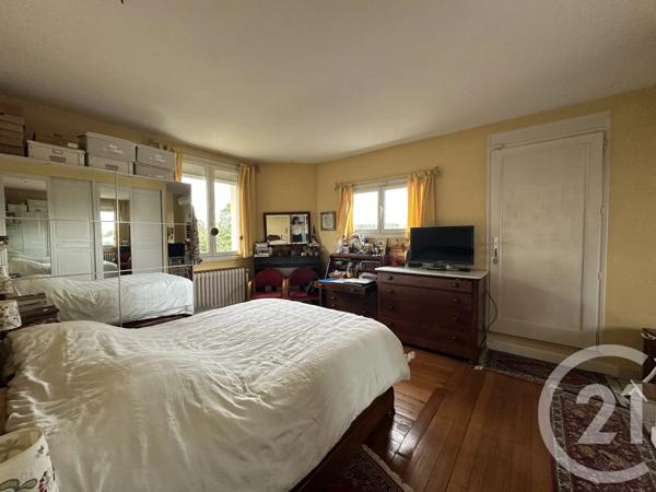 Maison à vendre  8 pièces - 180,12 m 2   ST MAUR DES FOSSES  - 94
