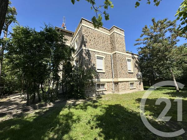 Maison à vendre  8 pièces - 180,12 m 2   ST MAUR DES FOSSES  - 94